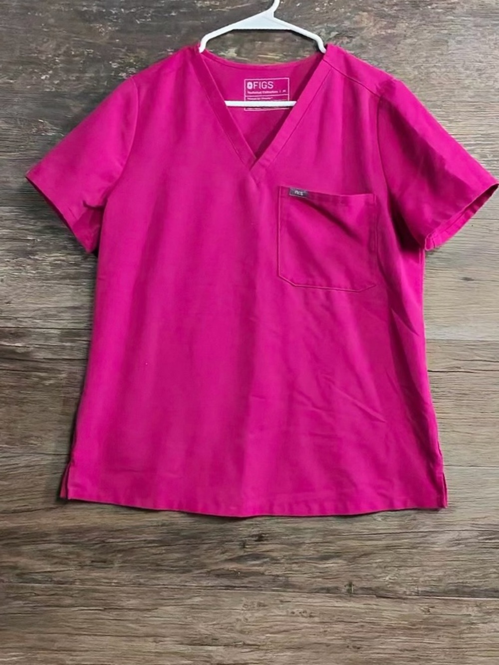 Figs Women's Short Sleeve V-Neck Scrub Top in Magenta